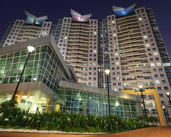 Amanora Park Town Bed & Breakfast ปูเน่ ภายนอก รูปภาพ