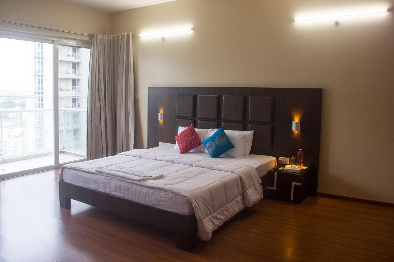 Amanora Park Town Bed & Breakfast ปูเน่ ภายนอก รูปภาพ