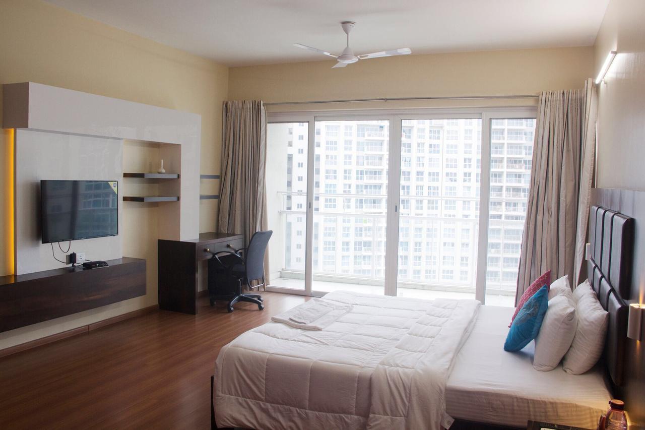 Amanora Park Town Bed & Breakfast ปูเน่ ภายนอก รูปภาพ
