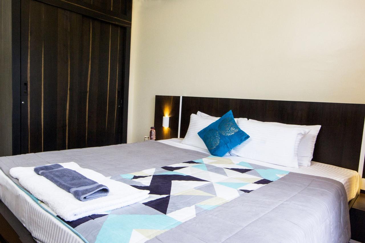 Amanora Park Town Bed & Breakfast ปูเน่ ภายนอก รูปภาพ